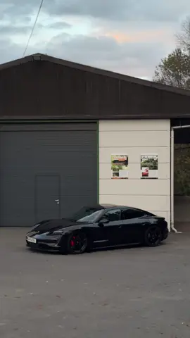 What is your favourite electric car? For us it is still the Porsche Taycan , no other EV gives you the driving sensation of a sportscar. And also it looks mega , as in this spec in all black with 21 inch Mansory rims #carguy #petrolhead #supercar #sportscar #porsche #porschetaycan #porschetaycan4s #porschetaycanturbos #porschetaycangts #taycan #taycann4scrossturismo #taycan4s #taycanturbo #taycanturbos #taycangts 