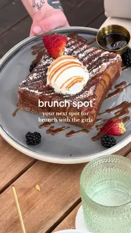 bookmark this vid for your next spot for brunch with the girls 🥂🥞 #eaterla #laeats #wheretoeatinla #wheretoeatinweho #ellekaeeats #casamadera #casamaderawesthollywood @Casa Madera 