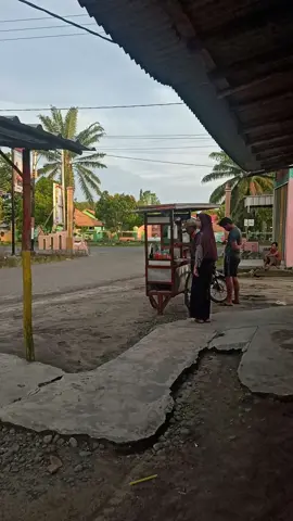 jajan di jalanan #jajanantiktok #jajanjalanjalan #jajanbakso 