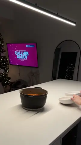 its -40 here in canada so obvy we’re staying in our fuzzy socks, making soup, lighting a candle and catching up on the last episode of @Call Her Daddy #goodsoup #souptiktok #metime 