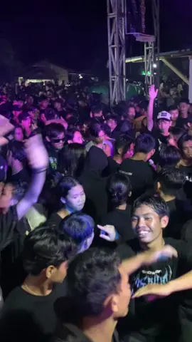 Mentahan brey🤙💃 Funkot mu in the best @DJ DS ONTHEMIX 🤙 #selebganjor📌 #fypシ゚viral #kalimantanbarat #funkotpontianak #duniamalam 