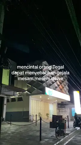 siapa nih yang kalo berkabar sama pasangan lewat Handphone suka senyum-senyum sendiri?🤭 #tegalvibes 