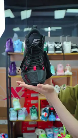 A very best price in the live stream Good shoes from xtep#sportandoutdoor #basketball#basketballshoes#spiky