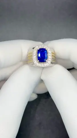 Nhẫn Nam Sapphire Xanh Royal rực lửa xanh hoàng gia chuẩn thiên nhiên tuyệt đẹp - TRỌNG LƯỢNG ĐÁ : 3,2ct - VÀNG TRẮNG 14k : 2,77c. #hluxury #luxury #gemstone #sapphire 