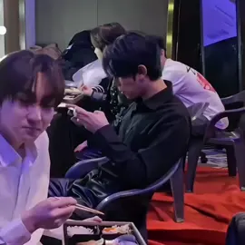 fav gamer #heeseung kalau bole makan phone tu sekali 