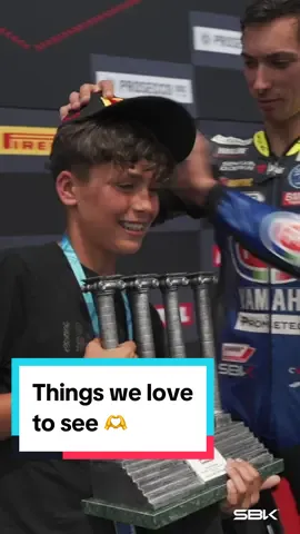 Cuteness overload 🥹 Toprak really knows how to make little fans happy (and made us all emotional in the meantime!) ❤️ #2023SeasonReview #motorcycle #motorsport #racing #sportsontiktok