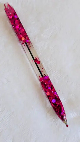 Penna in resina 💕🖊✨️ #resinaepossidica #resinepoxica #resinaepoxica #resinaepoxy #fattoamano #fattoamanoconamore #handmade #handmadewithlove #handwork #penna #pen 