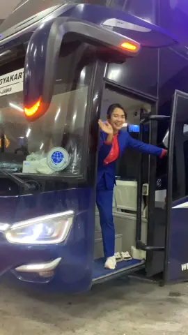 Gampil  #indorentbus #indorent #pramugari #prami #pramugaribus #doubledecker #volvo #salatiga 