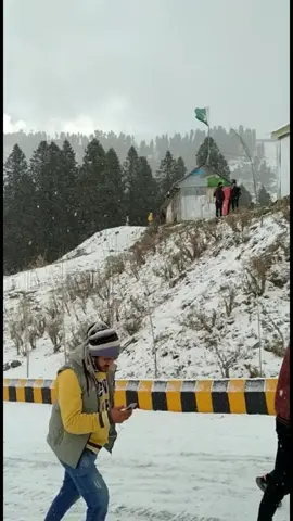 Malamjaba sawat snow fall new vedio 2024#snow #snowfall2024 #malamjabba #sawat #sawat #beauty #of #pakistan #kpk #mardan #fyviralvideo #account #fyp #naturalbeauty #ghoomopakistan #ghoomopakistan #travel #sweet #standwithkashmir 