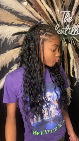 𝐆𝐢𝐫𝐥𝐬 𝐣𝐮𝐬𝐭 𝐰𝐚𝐧𝐧𝐚 𝐡𝐚𝐯𝐞 𝐟𝐮𝐧𝐧 🥰 #fyp #tutorial #fulanibraids #quickweave #trending #pinkfridaygirls #foryou 