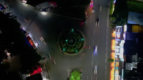 Tugu Padi Karawang. Selain menjadi ikon Kota Karawang, ornamen pada monumen ini memiliki filosofi sejarah kemerdekaan. Dikutip dari karawangnews, 17 tangkai, 8 daun dan 45 butir padi yang merupakan tanggal dari kemerdekaan Negara Kesatuan Republik Indonesia. #karawang #karawanghits #karawanginfo #halokarawang #karawangpangkalperjuangan #videographerkarawang #fotographerkarawang #lumix #lumixindonesia #dji #djiair2s #hyperlapse #hyperlapsevideo #jawabarat #indonesia