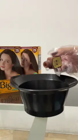 ¿Listo para descubrir el secreto de un cambio de look sin complicaciones? En nuestro reel, te mostramos cómo preparar la mezcla de Bigen en un abrir y cerrar de ojos. ¡Fácil, rápido y eficaz para lucir tu cabello como te gusta en minutos! 🌟💁‍♂️  #bigen #tindedecabello #belleza #canas #colordecabello #cabellohermoso #ecuador