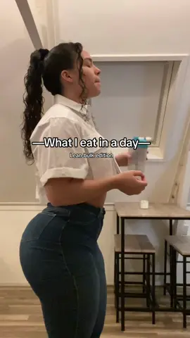 Hella more What I eat’s coming🤝 Wearing @FITJEANS 🫶#girlswholift #fyp #xcyzba 