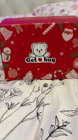 This is the cutest bear I’ve ever see . If you are a bear lover this is your sign to get  one from @getahug . It’s also a perfect gift idea. #getahug #perfectgifts #teddybear #giftguide 