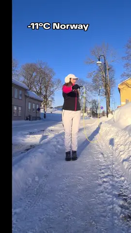 -11°C😅😎🥶 sun only 3 hours  #fun #girls #justforfun #skippingrope #workout #cardio #interwal #fitneslifestyle #fitnessgirls #fitekipa #Fitness #jumpingropebeginner♥️ #jumpingrope #skakanka #trending #trendingreels #TRENING #trend #hopp #norway ##norwegia 