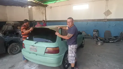 bueno mi gente...  este cliente vino desde Barquisimeto a mandar hacer su aleron tipo Racing a medida Toyota Starlet... #piezasunicasyexclusivas #pieza #piezaunicas #flexiglass #fibrerosdecorazon#fibreros #toyotastarlet #toyotastarletvenezuela 