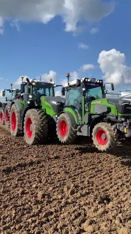 German tractors are the best!🇩🇪 #AgriculturalMachines #Fendt 
