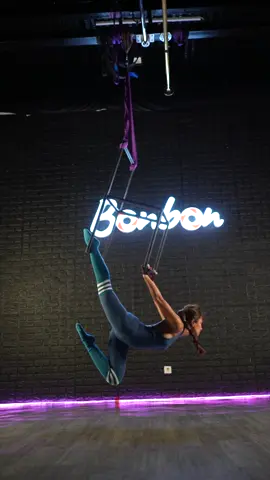 Aerial chair #aerialchair #aerialfitness #chair #sport #Fitness #flexibility #aerialsport 