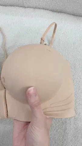 Các nàng mặc áo mỏng hay áo trắng thì chọn màu nu nhé các nàng 🥰🥰 Em áo hot hit đệm mút 5cm nhà em cháy hàng liên tục đấy ạ🎉🎉 #bestseller #ThanhThoiLuotTet #noiy #xuhuong #viral #aolottaokhe #aonguc 