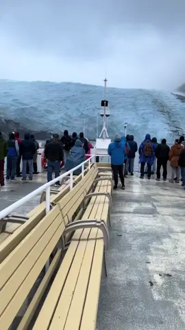 Beautiful Alaska, and it’s stunning glaciers never dissapoint 🧊❄️ Follow @PicTours Alaska for more content #pictours #glaciers #northsea #northtoalaska #alaska #travel #fyp 