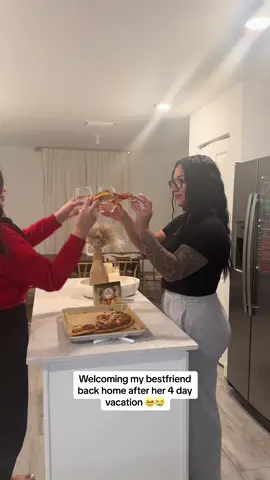 I missed her 🥹😭 @AshleyT #besties #bestiegoals #dominicana #dominicans #BestFriends #welcomehome 