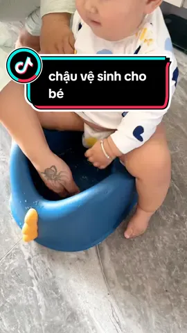 Chậu vệ sinh cho bé#baby #yeucon #chamcon #xuhuong #mevabe #nuoicon #reviewmevabe #mebau #mebimsua 