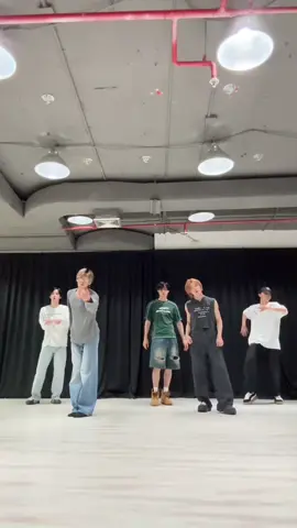 ยืนข้างๆคุณอีกสักรอบบ