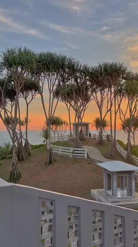 Secandu ini Pantai karangtawulan#pantaikarangtawulan #pantaikarangtawulantasikmalaya #karangtawulan #karangtawulansunset #karangtawulantasikmalaya 
