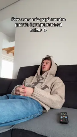 È ALTA?✨ #calcio #papà #televisione #rumore #casino #stadio #ragazzi #perte #neiperte #viral