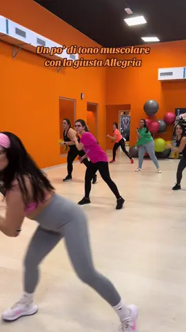 Hai già provato la lezione di dance &Fitness ?!? @𝓖𝓲𝓾𝓵𝓲𝓪𝓪𝓟𝓲𝓻𝓻𝓮𝓵𝓵𝓸 @FitActive #gym #GymTok #fitactive #fypシ #perte #GymLife #perte 