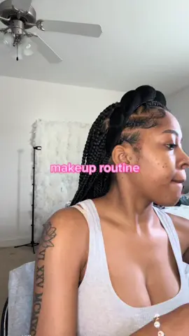 really need to go on a ulta shopping spree for new makeup 😩  brows: @got2bUSA  concealer: @Maybelline New York  face: @elfcosmetics  blush: @Juvia’s Place  contour: @L.A. Girl Cosmetics  bronzer: @wetnwildbeauty  setting powders: @Laura Mercier & Maybelline Fit Me Press Powder  lash glue: Duo Lash Glue  lip liner: Beauty Supply  setting spray: @NYX Professional Makeup  highlight: @Fenty Beauty #makeup #grwm #MakeupRoutine #makeuptutorial 