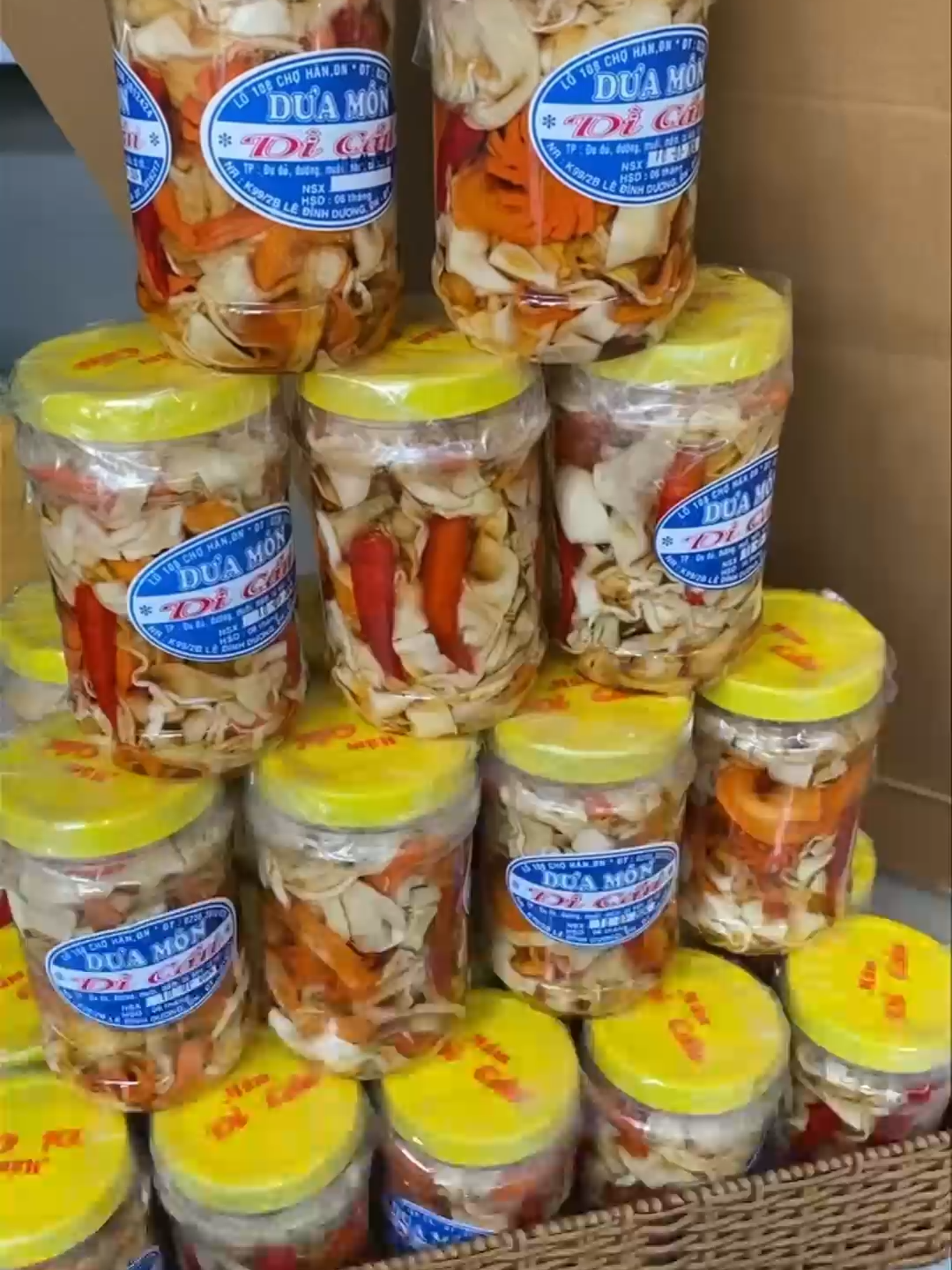 Dưa món Dì Cẩn Thành phần: củ kiệu, đu đủ, cà rốt, ớt, nước mắm, đường #dưamón #duamon #dưamóndìcẩn #duamondican