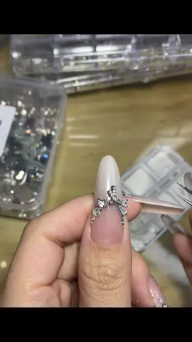 Làm Nail hông? #ThanhThoiLuotTet #tet2024 #nails #xuhuong #nailmoimoingay #nailbox #songelphukiennailmi 