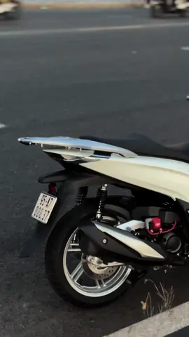 Ae chỉ tôi chỉnh video dựt dựt cho lên xu hướng với 🤣#sh350i #southscootervietnam🇻🇳 