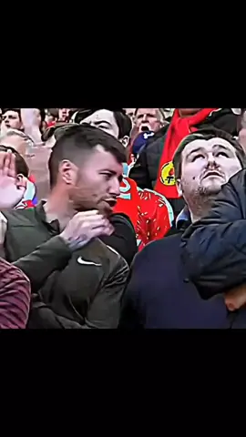 صديقه مصاب بالعمى وهو يحاول أن يشرح له احداث المباراة عندما تتحول الأشياء البسيطة الى سبب في إسعاد ❤️ #memes #movie #meme #foryou 