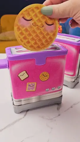 @supermoosetoys sent me the Cookeez Makery Toasty Treatz to give a try!  #asmr #cookeezmakery #toastytreatz #gifted 