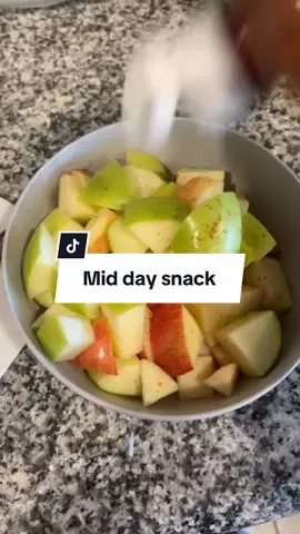 This is my favourite go to snack I know your mouth watered 😅 #takingabrake #snack #middaysnack #mexicansnack #fruits #Taheen #lemon 