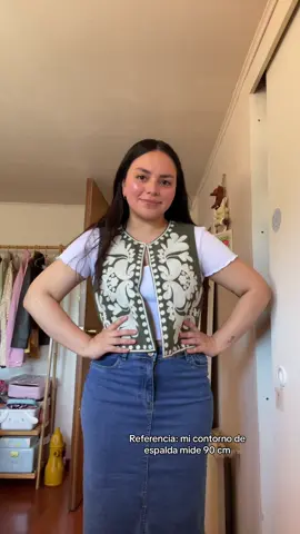Chaleco sin mangas tipo estilo “española”, el año pasado se hicieron populares, estos son identicos a unos de Zara, pero a mitad de ese precio 😅 Me encantaron, están en Falabella del Centro de Concepción, igual los vi en el mall del trebol 🫰🏻 #fashion #OOTD #outfitideas #outfitinspo #ideadeoutfit #falabella #recomendaciones #compras #shopping #estiloespañol #zara #zaradupe #estiloespañola #fyp #chile 