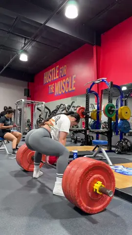 OH HI 315 👋🏻   Rawgear & 1UpNutrition Use my code: Irene to save $$$ #fyp #girlswholift #GymTok #parati #956 #fitnessmotivation #fypシ #956valley #foryoupage #gymgirl #viral #girlswhodeadlift #sumodeadlift #CapCut 