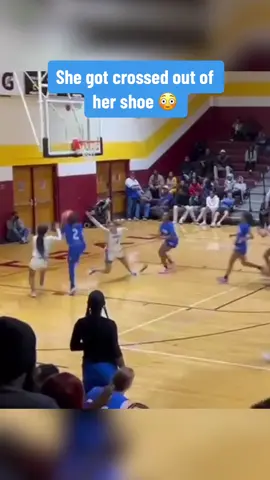 Oh no 😅 (via n1ahhrd/IG) #basketball #crossover #anklebreaker #shoes 