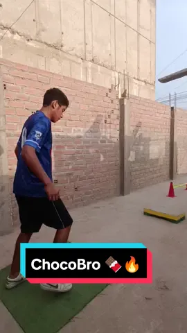 Regresando al entrenamiento con el buen Jerson alias Chocobro 🔥🍫 A seguir trabajando 🔥🔥💪🏿⚽ 🍫🔥🍫🍫🔥🔥🍫🔥🍫🔥⚽⚽⚽ . . . . . . . . . . . . . #futbol⚽️ #futboldebarrio #fulbitocallejero #fuchibol🤑 #entrenamiento #