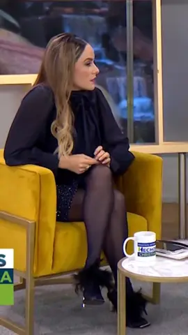 #pantimediosas #pantimediashermosas #bellezaenpantimedias #piernasenpantimedias #pantimediasnegras #pantimediasytacones #tvhost 