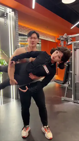 80万喜提AI健身教练！测评一下效果到底如何？#Ai机器人  #健身教练  #要做一个猛男  #这谁顶得住啊  Official Barbin.ili social-media accounts at linktr.ee/barbin.ili This is a fan-made TikTok site. I am not Barbin.ili. #Barbinili  #Barbinili芭比  #短腿小萝卜