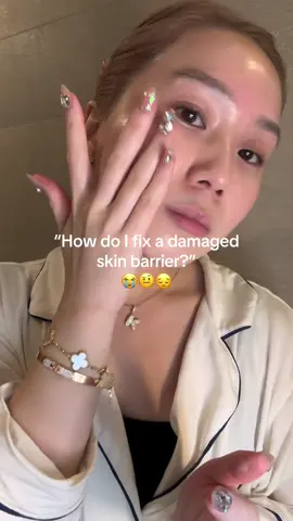 #CapCut healing your barrier before doing anything else is the #1 step in fixing a damaged barrier ✨🫧 my favorite way is to use snail mucin + peptides #skincare #glassskin #glowyskin #koreanbeauty #skincaretips #snailmucin #kbeauty #pores 