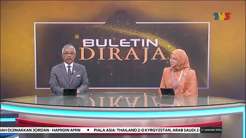 Pembaca berita baca berita ❌ Agong & Raja Permaisuri Agong baca berita ✅ Comel kan 😍😍😍 Yang di-Pertuan Agong, Al-Sultan Abdullah Ri’ayatuddin Al-Mustafa Billah Shah dan Raja Permaisuri Agong, Tunku Azizah Aminah Maimunah Iskandariah berkenan mencemar duli berkunjung ke Sri Pentas, hari ini. Sejarah terlakar apabila Baginda berdua memperlihatkan bakat menyampaikan berita.