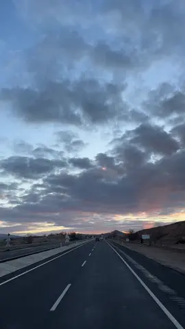#yolvemüzik #yolstoryleri #yolvideoları #yolsevenler #mutlulukyolda #bulutlar #uzunyol #uzunyolmüzikleri #keyifliseyirler #günbatımı #nevsehir50 #kapadokya #3n1k1s #®️ 