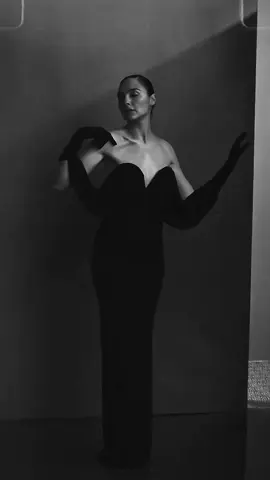 #galgadot #fyp #foryou #foryoupage #parati #trend #beautiful #wonderwoman #mode #body #legs #hot #actress #pretty #fashion #style #dress #perfect #goddess #xyzbca #fypシ #viral 