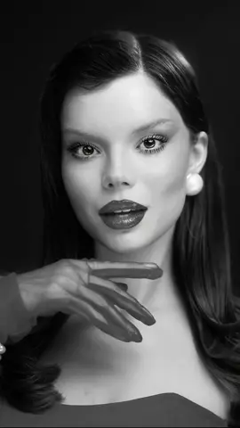 Makeup process on profile 🫶🏻💋 #tiktoksalon #makeup #transition 