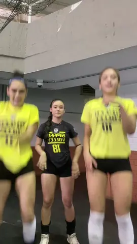 @Laura Sofia @Nikold.bautista #ftpシ #fyppppppppppppppppppppppp #viral #voleibol #volleyball #3 #amigas #xyzbca 