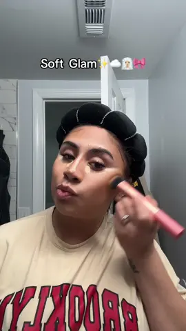 A soft simple glam for a family dinner lashes ,skin tint, bit a blush and lipstick is the easy way to go 💋#explore #fypシ #paratii #trending #girlssupportinggirls #tutorial #contentcreator #latina #makeup #makeuptutorial #softglammakeup #grwm 
